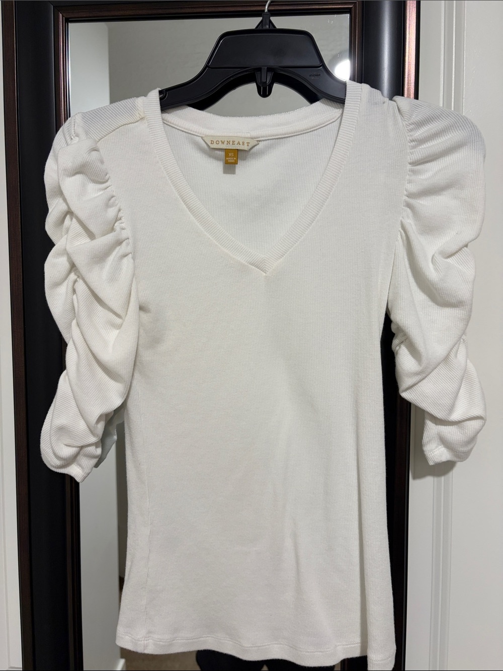DownEast Cream V-Neck Puff Sleeve Sweater Top
